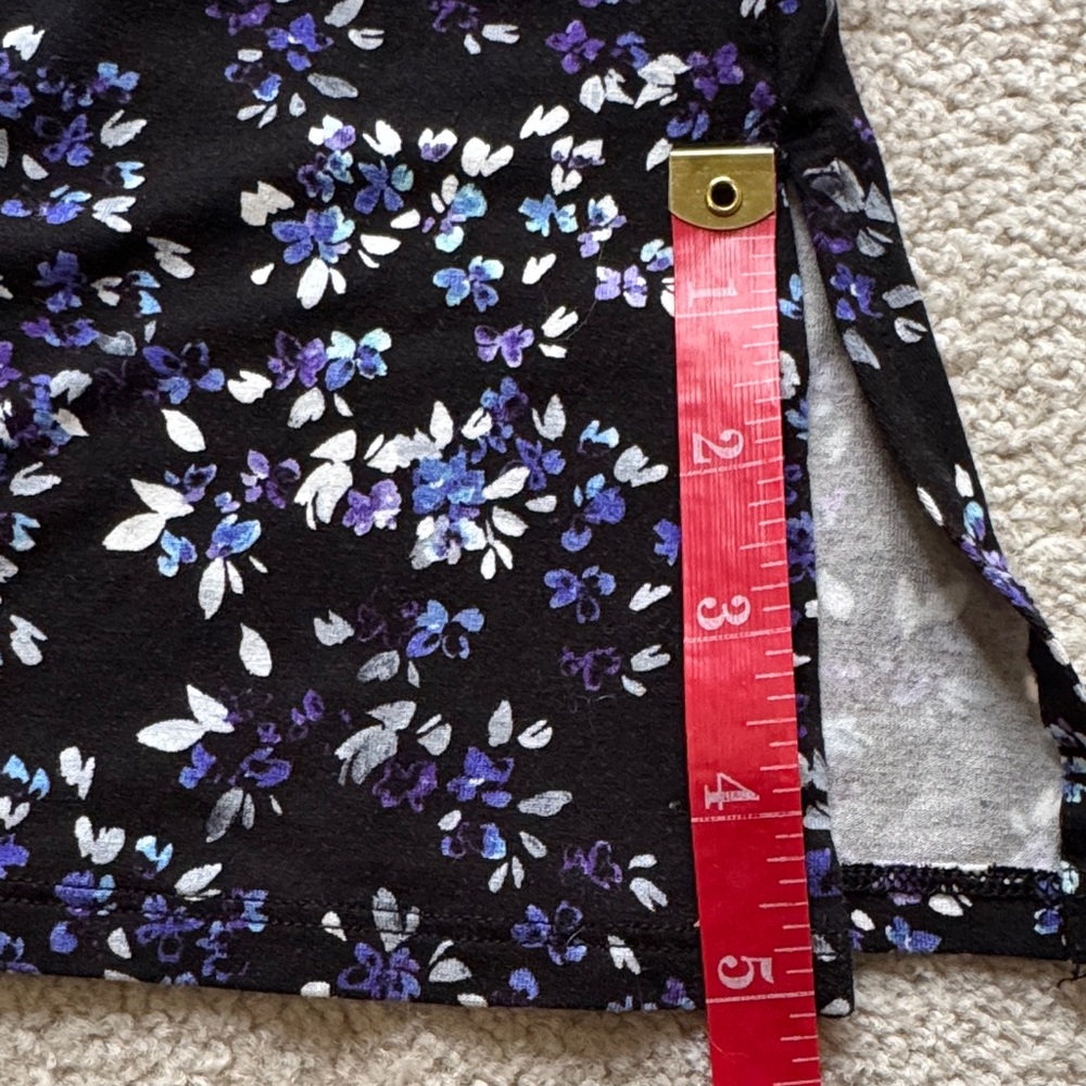 J. Jill Black Floral Long-Sleeve Keyhole Crewneck Blouse. - Picture 9 of 10